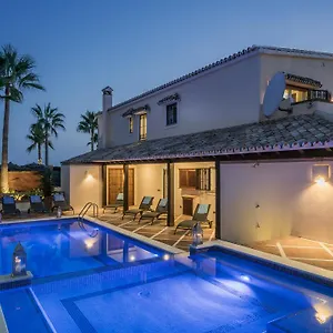 The By The House Frühstückspension Marbella